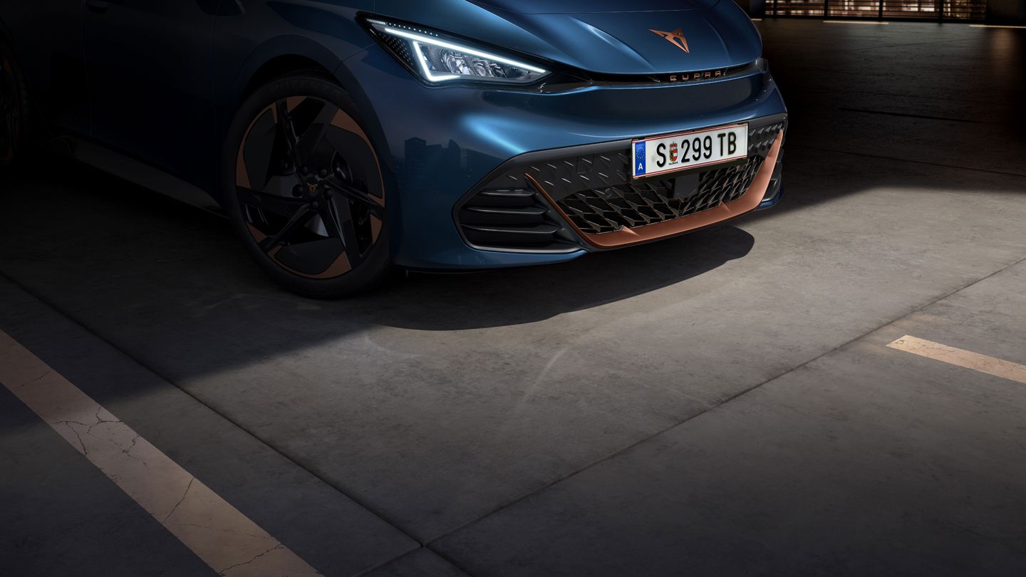 Der neue CUPRA Born mit Kühlergrill