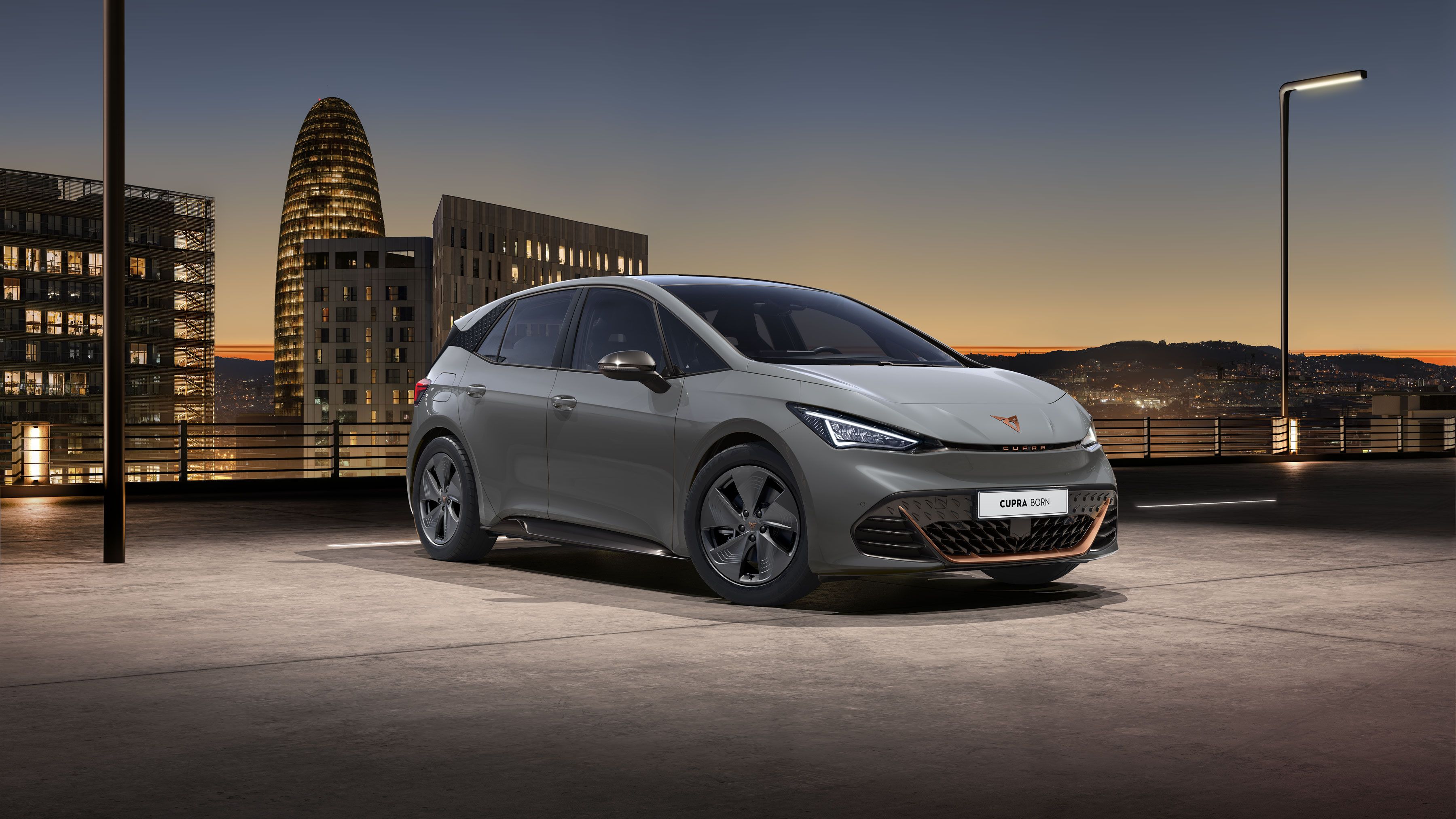 CUPRA Born in grau