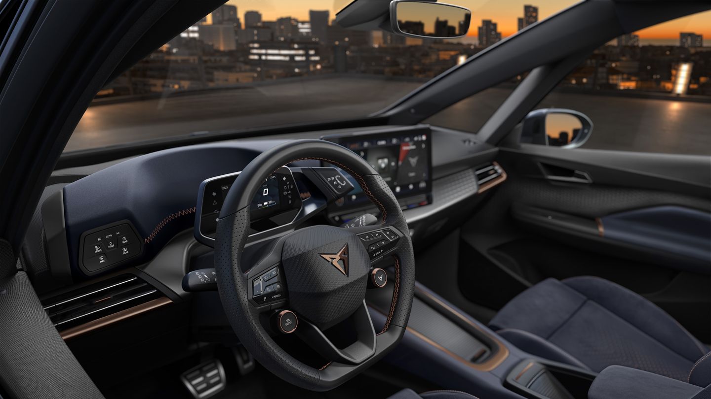 CUPRA Born beheiztes Lenkrad und Satellitentasten